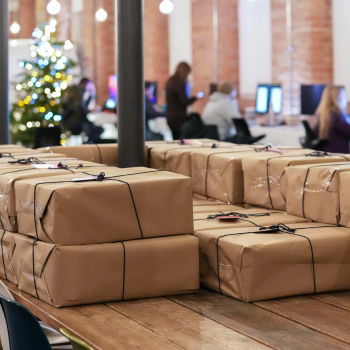 Fluid Christmas Gift Wrapping